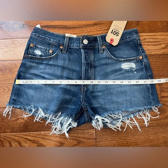NWT- Levi’s 501 Women’s Shorts Middle Rise No Stretch Sz 27 - Picture 5 of 7